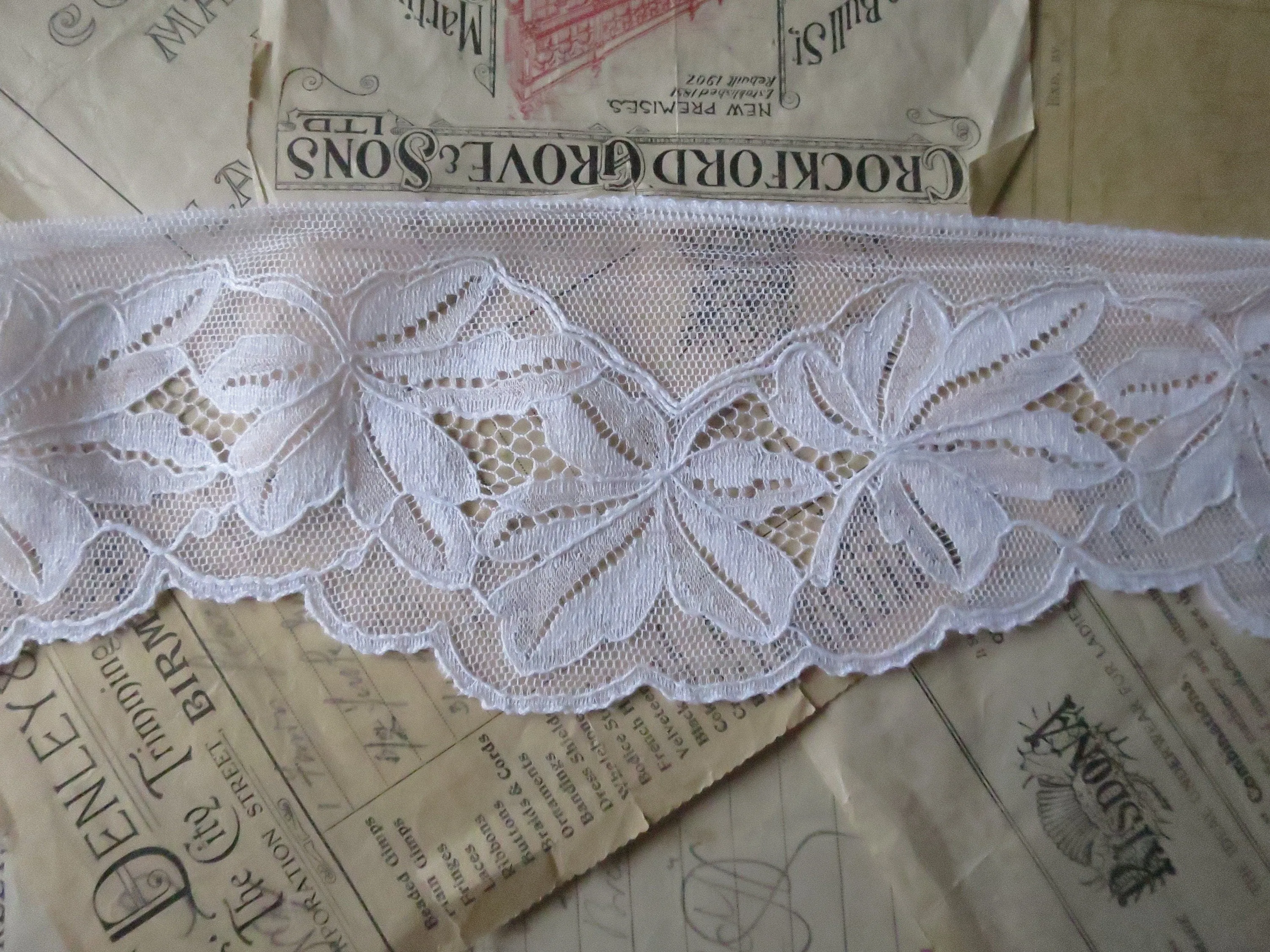 White English Nottingham Lace-  Foliage- 9.8 cm