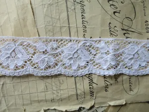 White English Nottingham Lace- Scalloped Raised Floral Guipure- 3.5 cm