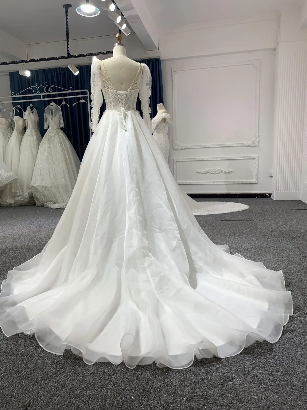 Z011# A Line Sweetheart long sleeves Ruffles Beaded Lace Wedding Dresses