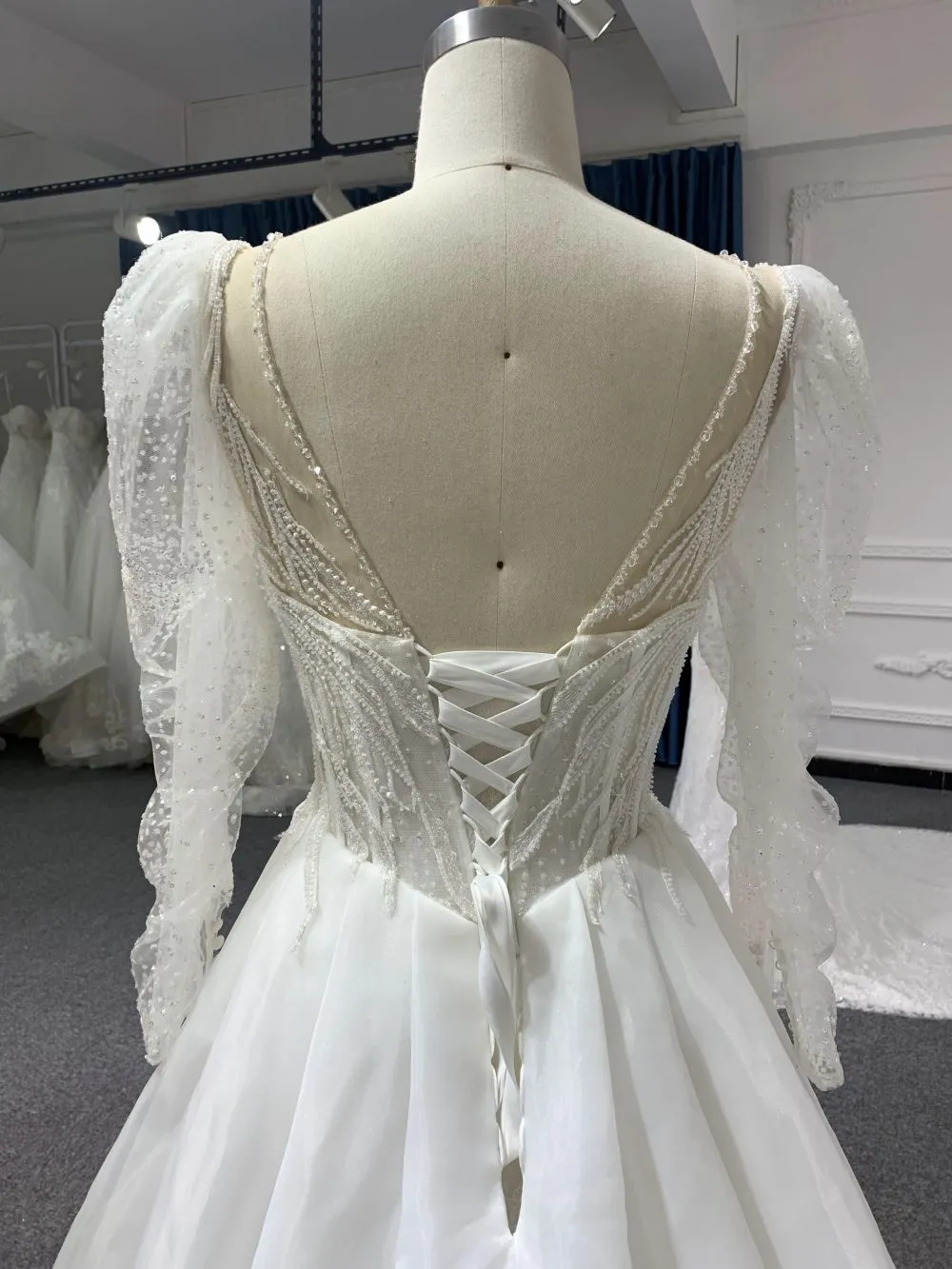 Z011# A Line Sweetheart long sleeves Ruffles Beaded Lace Wedding Dresses