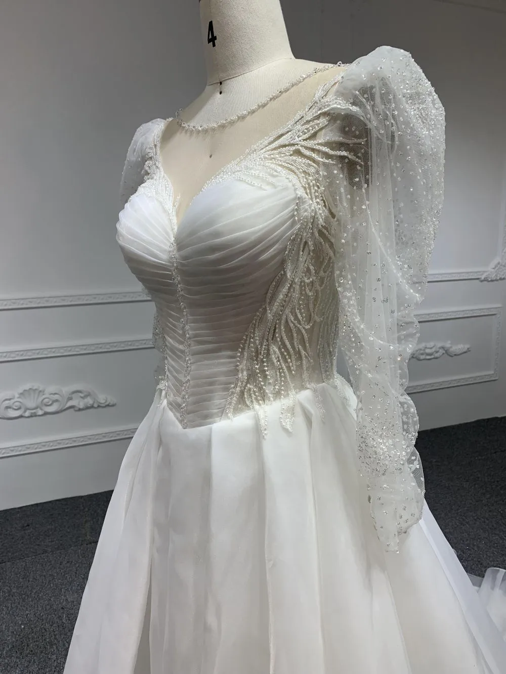Z011# A Line Sweetheart long sleeves Ruffles Beaded Lace Wedding Dresses